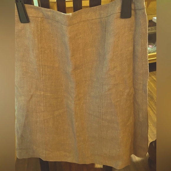 Valentino flax linen size 10 skirt. Made in Italy, top designer. Comes to knee. - Picture 12 of 12